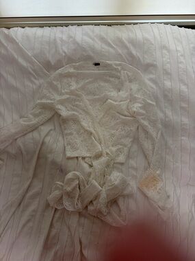 Edikted White Lace Long-Sleeve Tie-Waist Blouse